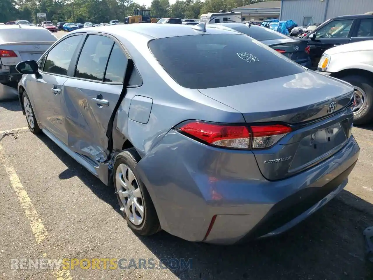 3 Photograph of a damaged car 5YFEPRAE9LP096317 TOYOTA COROLLA 2020