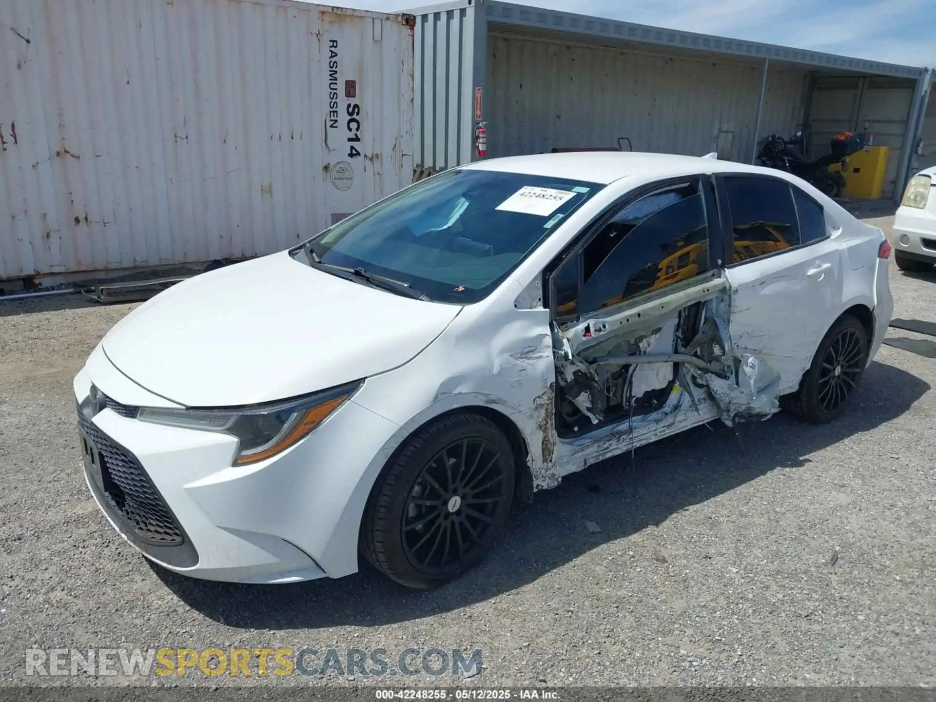 2 Photograph of a damaged car 5YFEPRAE9LP144320 TOYOTA COROLLA 2020