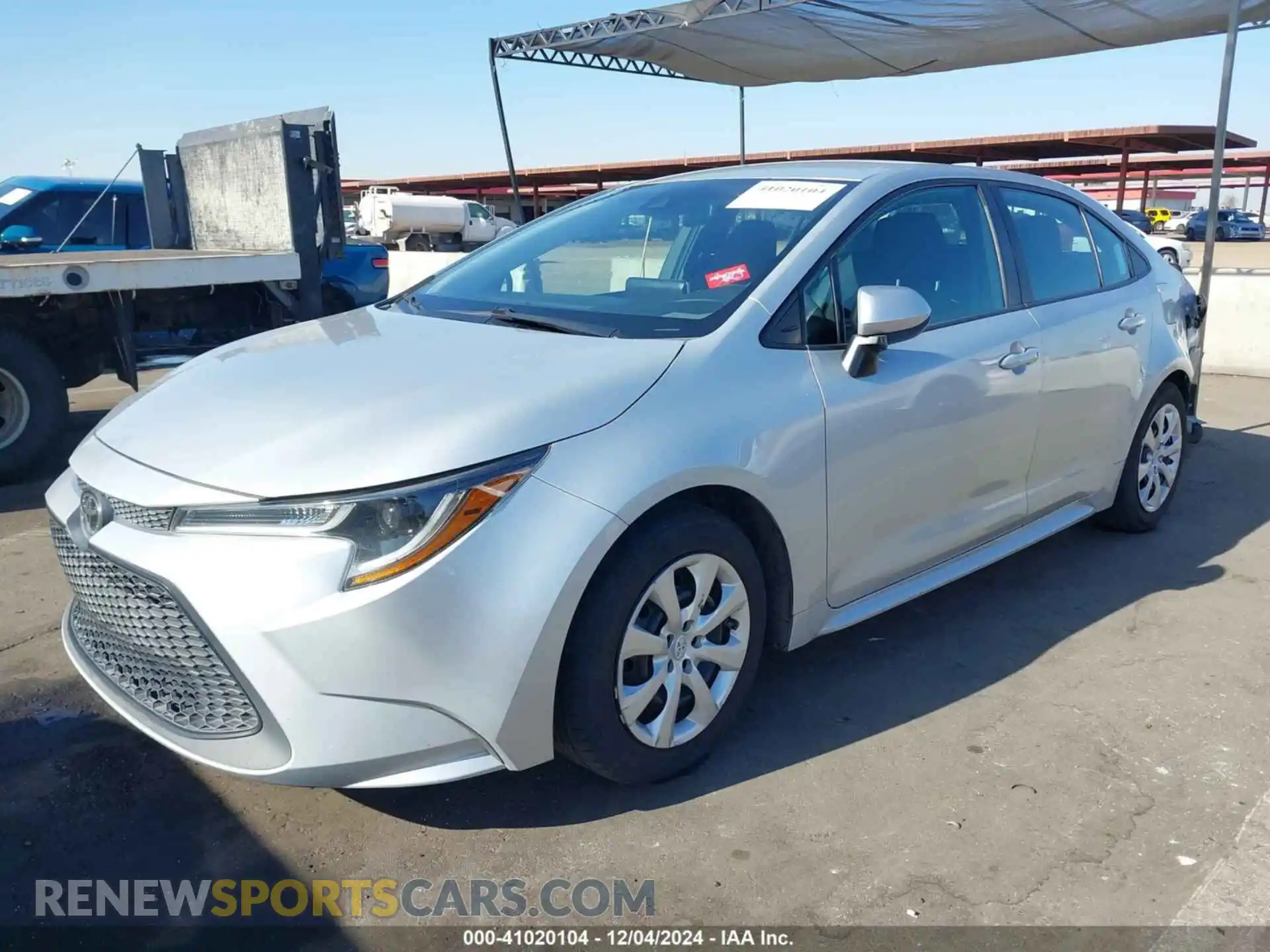 2 fotografías del automóvil dañado 5YFEPRAEXLP009704 TOYOTA COROLLA 2020
