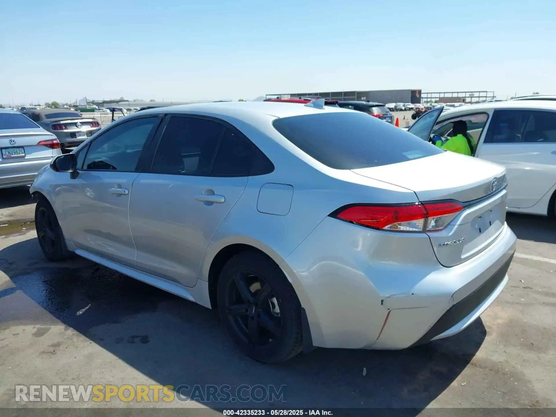 3 fotografías del automóvil dañado 5YFEPRAEXLP028690 TOYOTA COROLLA 2020