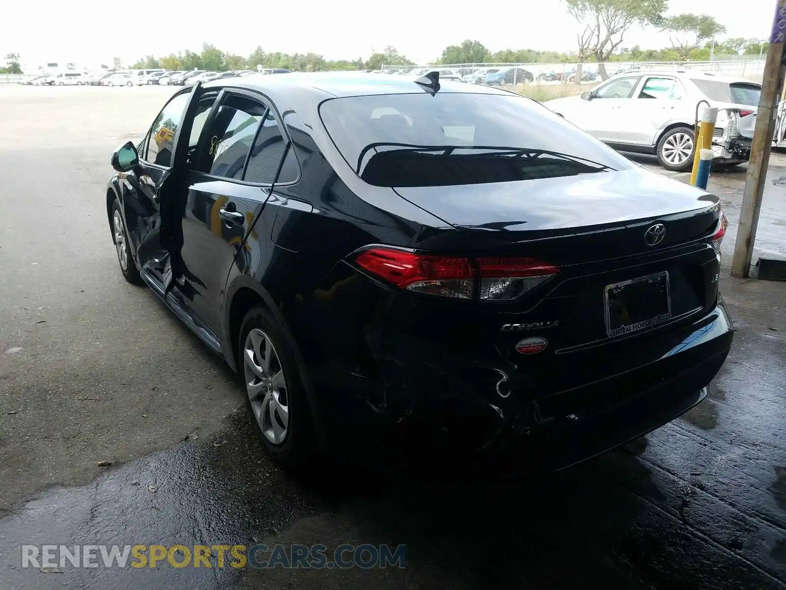 3 Photograph of a damaged car 5YFEPRAEXLP032853 TOYOTA COROLLA 2020