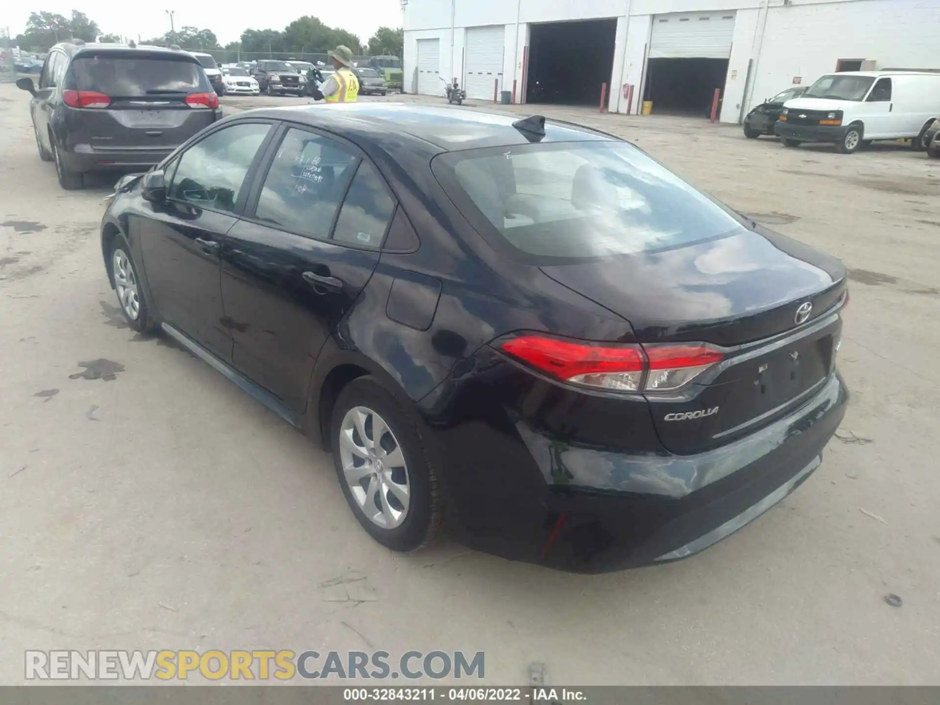3 Photograph of a damaged car 5YFEPRAEXLP077128 TOYOTA COROLLA 2020