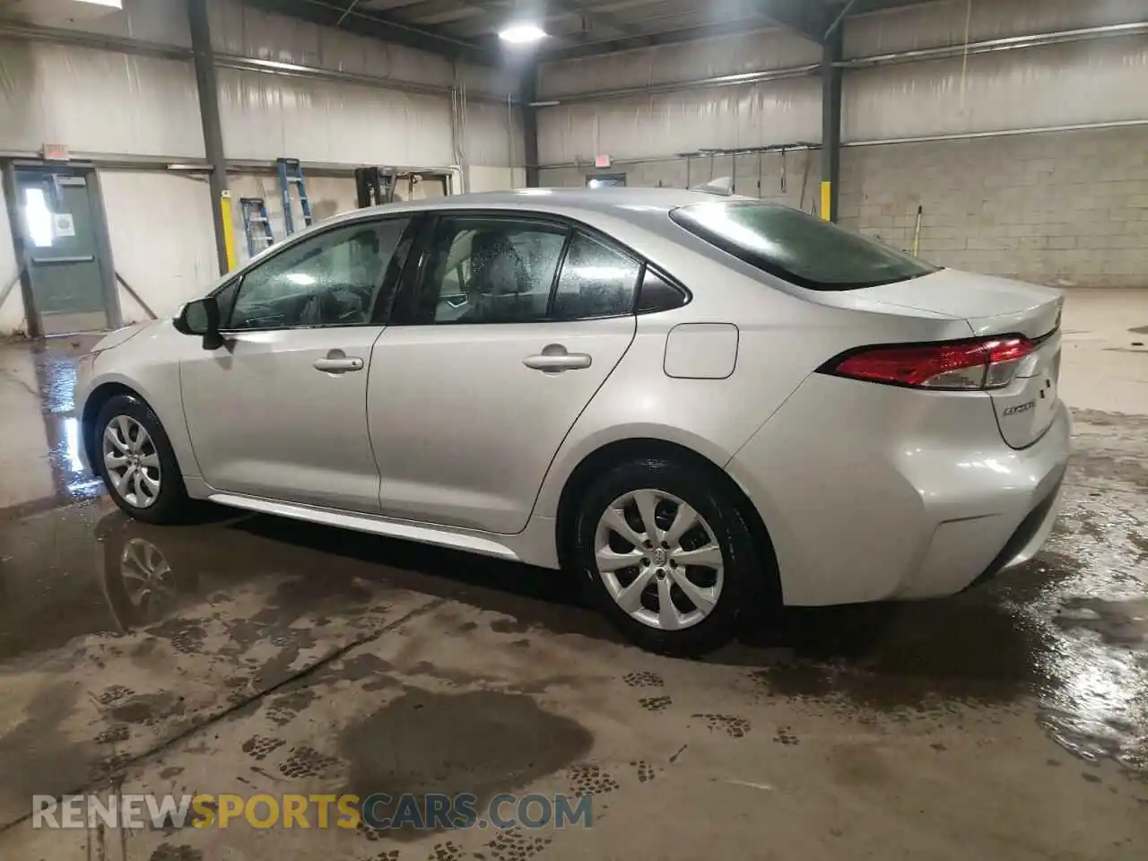 2 fotografías del automóvil dañado 5YFEPRAEXLP079025 TOYOTA COROLLA 2020