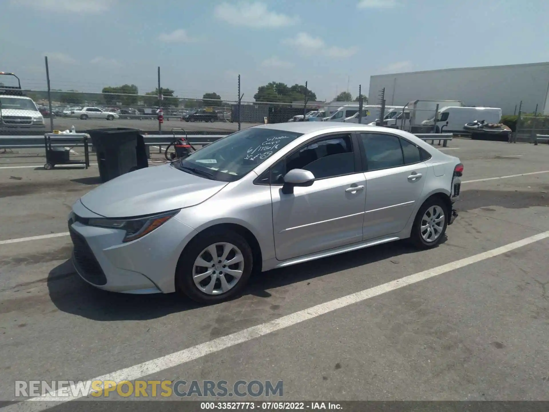 2 fotografías del automóvil dañado 5YFEPRAEXLP089649 TOYOTA COROLLA 2020