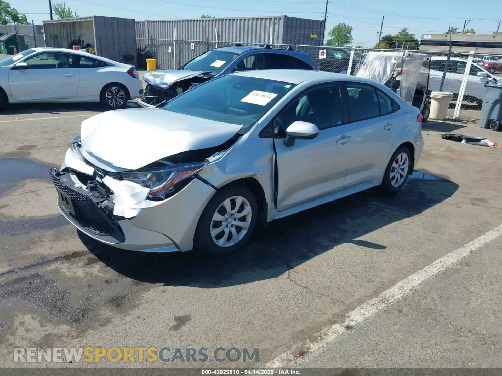 2 fotografías del automóvil dañado 5YFEPRAEXLP091997 TOYOTA COROLLA 2020