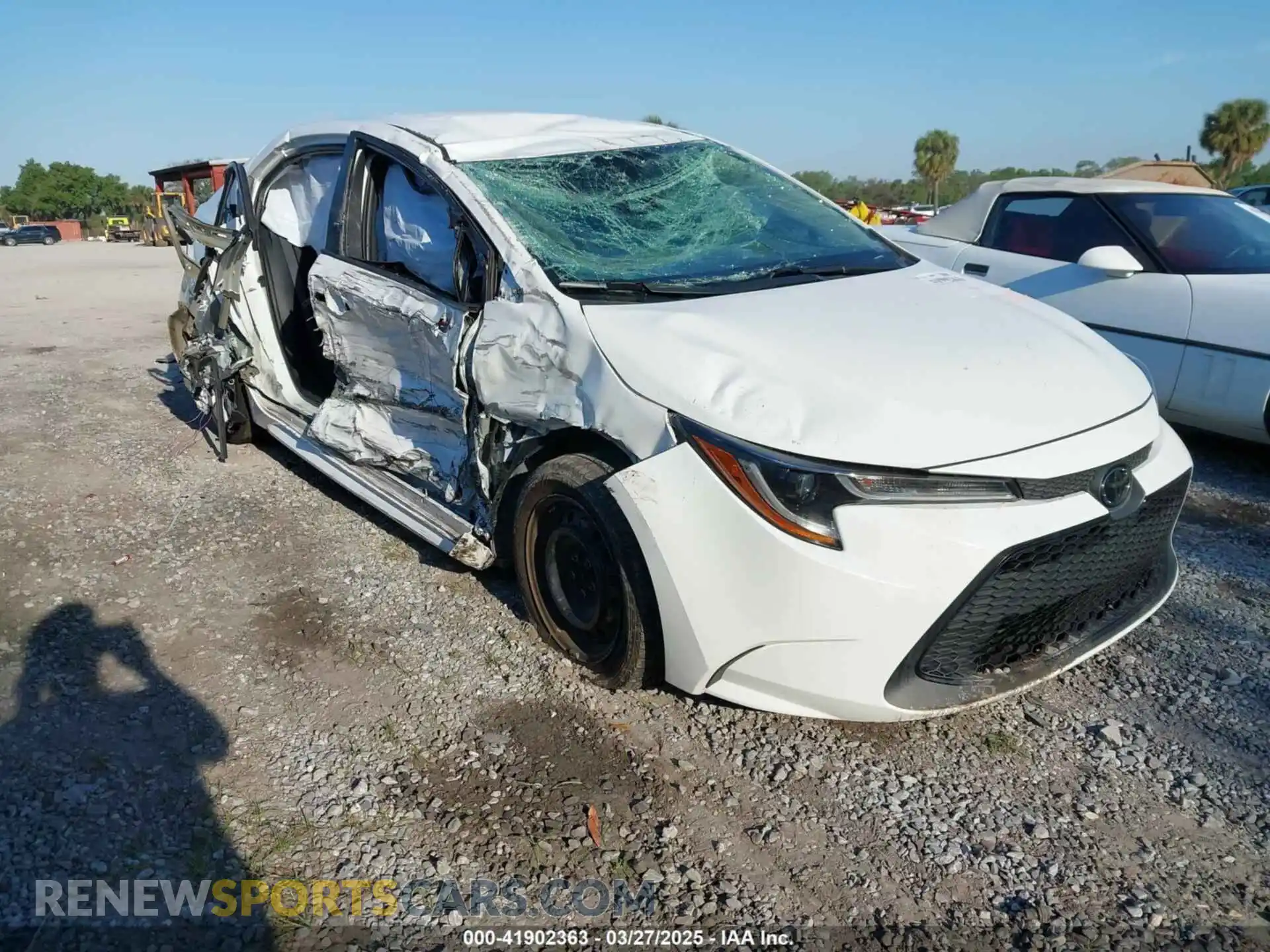 1 Photograph of a damaged car 5YFEPRAEXLP092941 TOYOTA COROLLA 2020