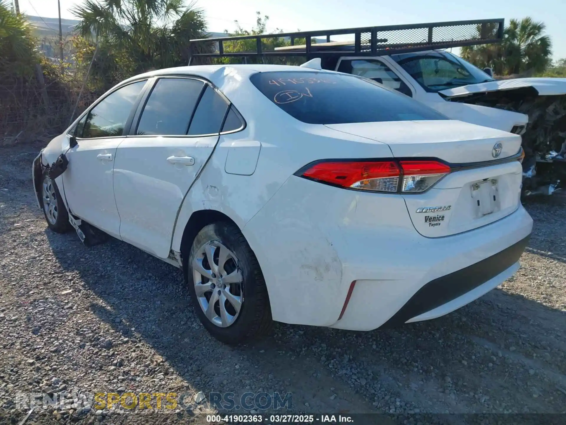 3 Photograph of a damaged car 5YFEPRAEXLP092941 TOYOTA COROLLA 2020