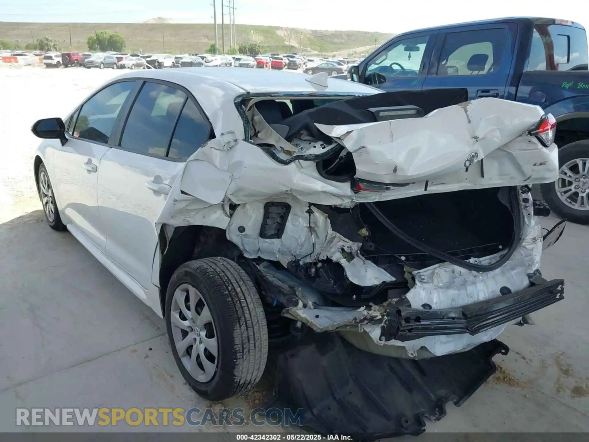 3 Photograph of a damaged car 5YFEPRAEXLP101119 TOYOTA COROLLA 2020
