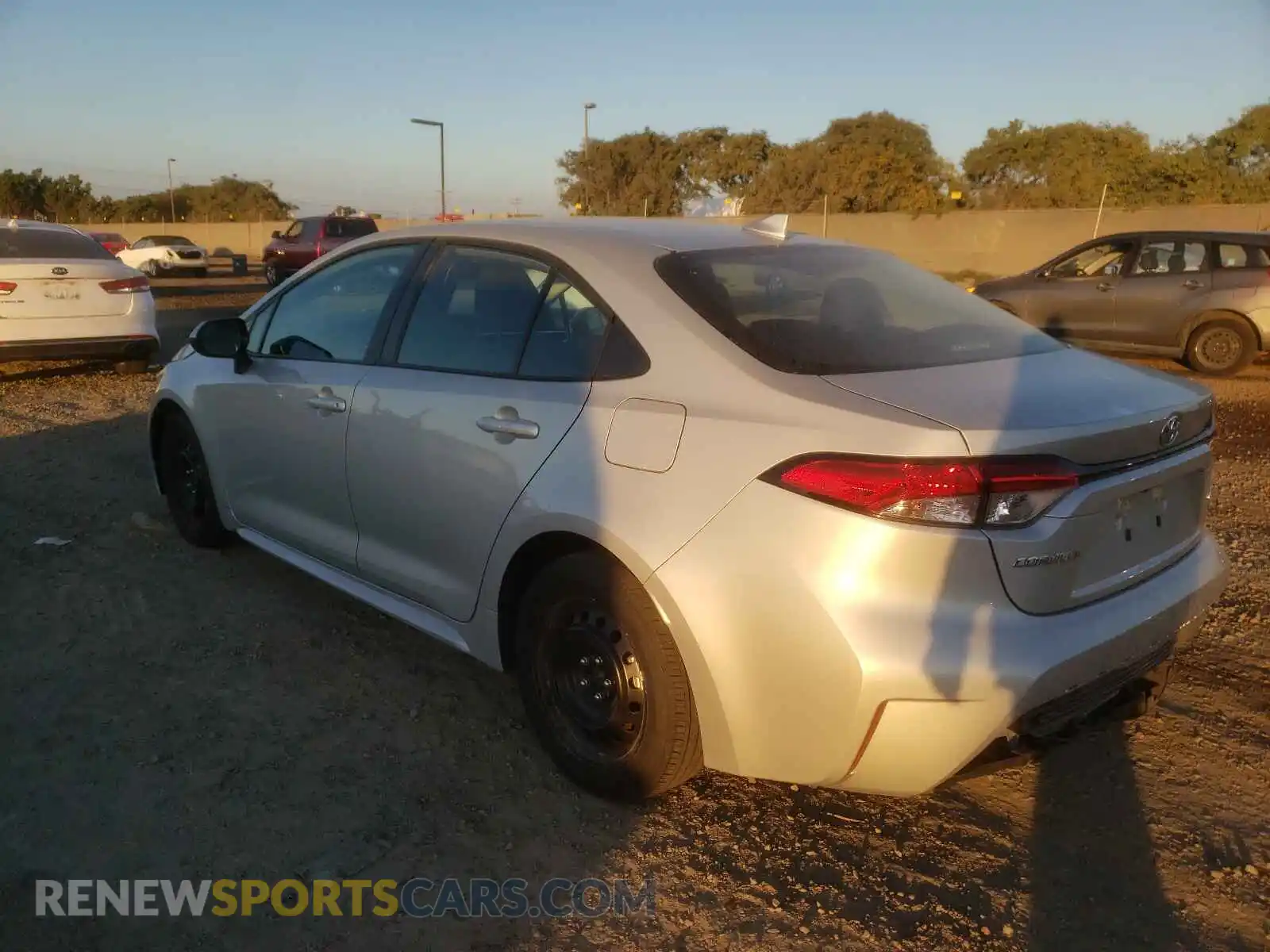 3 Photograph of a damaged car 5YFEPRAEXLP121032 TOYOTA COROLLA 2020