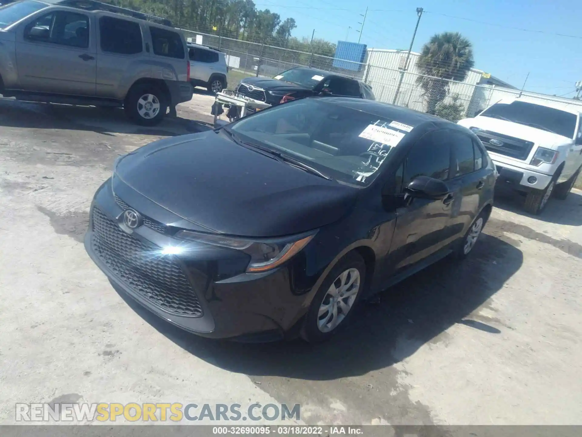 2 fotografías del automóvil dañado 5YFEPRAEXLP129647 TOYOTA COROLLA 2020