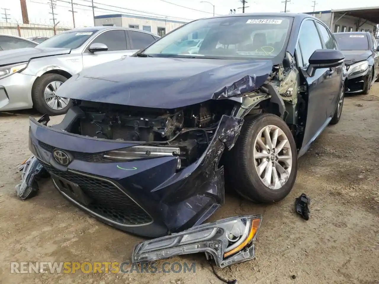 2 fotografías del automóvil dañado 5YFFPRAE4LP049474 TOYOTA COROLLA 2020