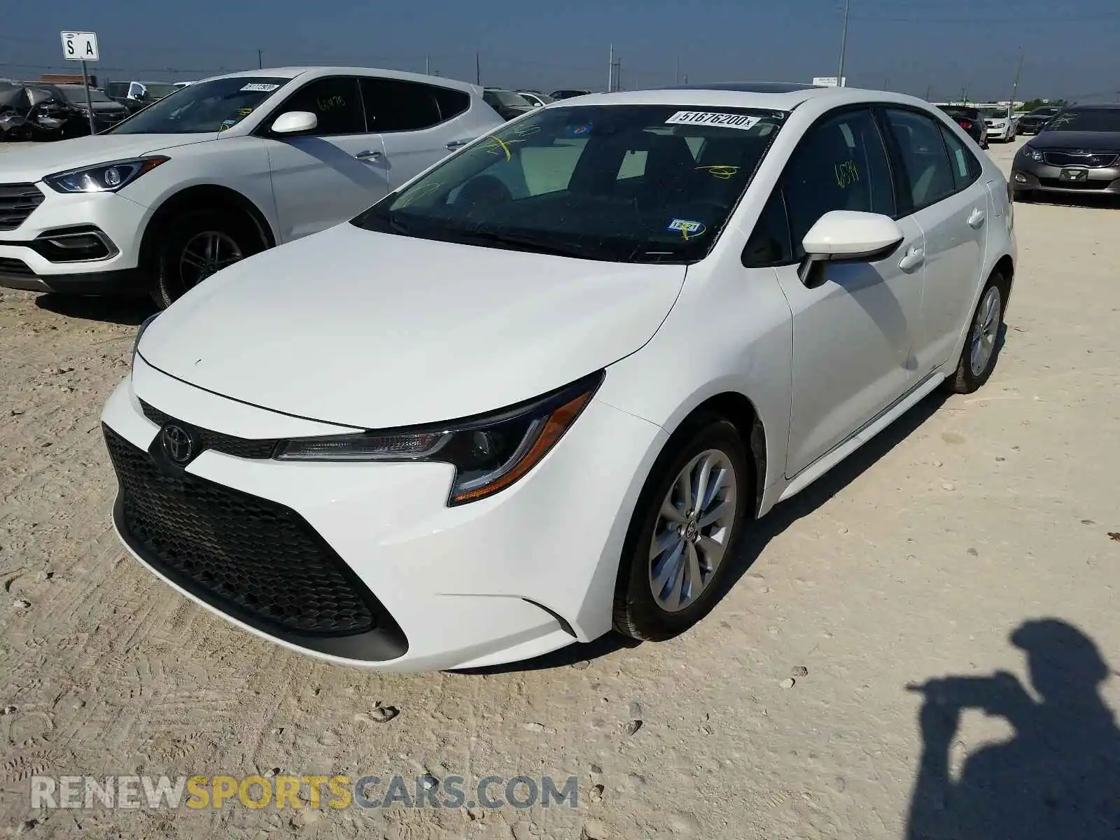 2 Photograph of a damaged car 5YFHPRAE3LP020346 TOYOTA COROLLA 2020