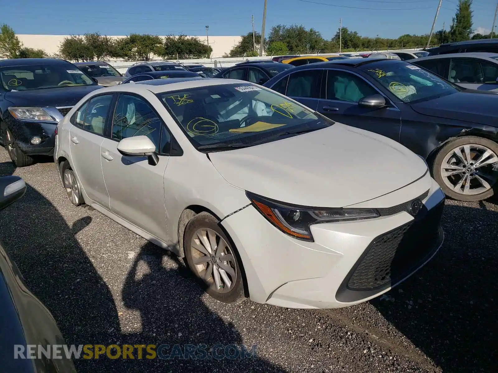1 Photograph of a damaged car 5YFHPRAE3LP048261 TOYOTA COROLLA 2020