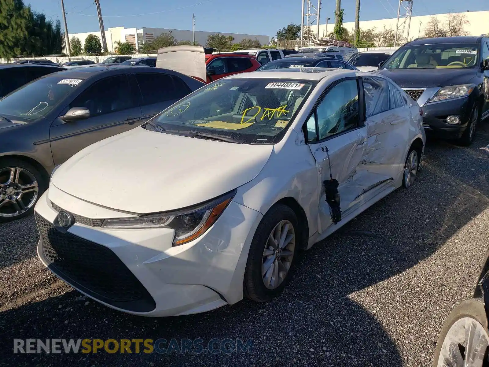 2 Photograph of a damaged car 5YFHPRAE3LP048261 TOYOTA COROLLA 2020