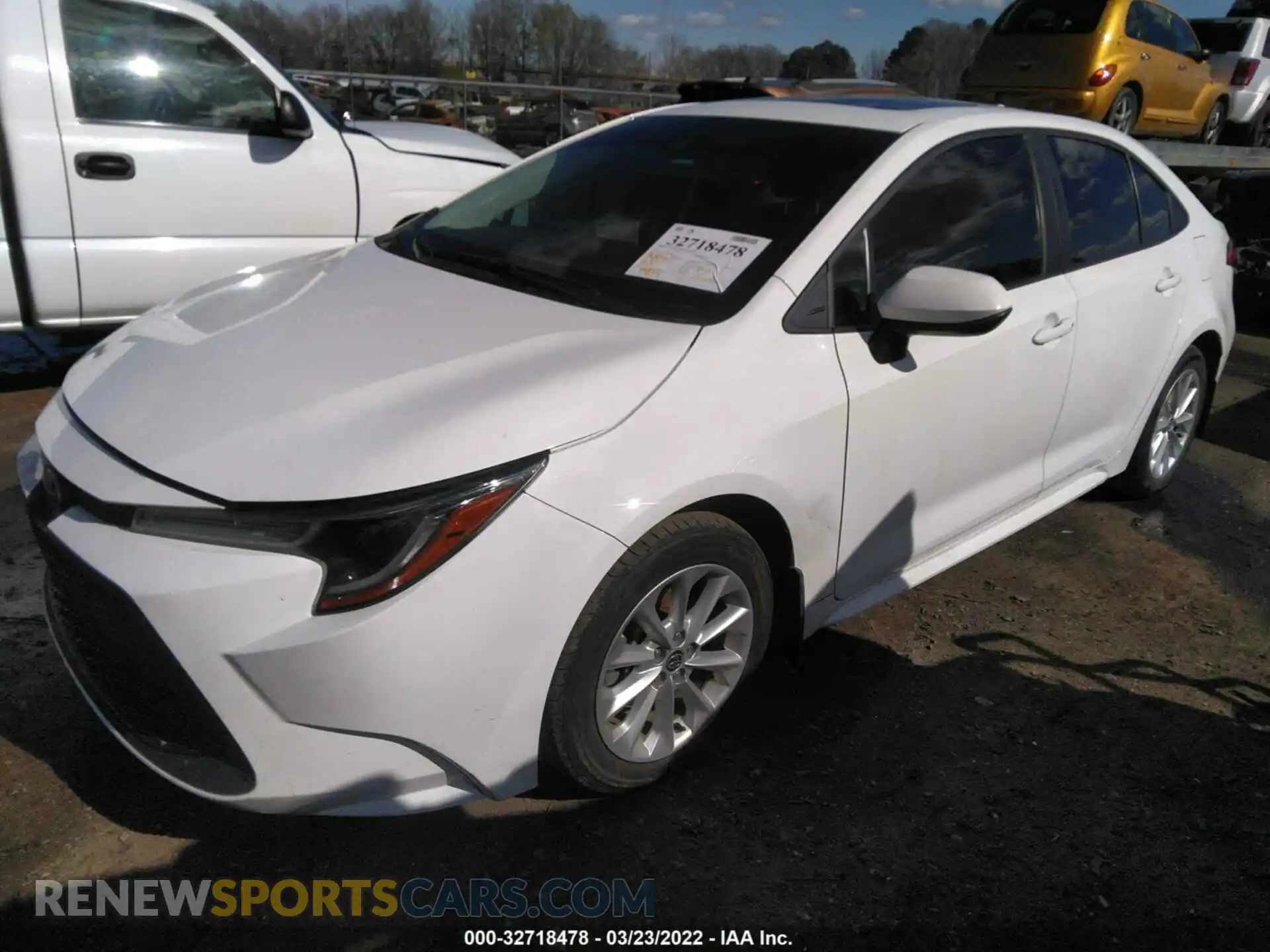 2 fotografías del automóvil dañado 5YFHPRAE4LP004060 TOYOTA COROLLA 2020