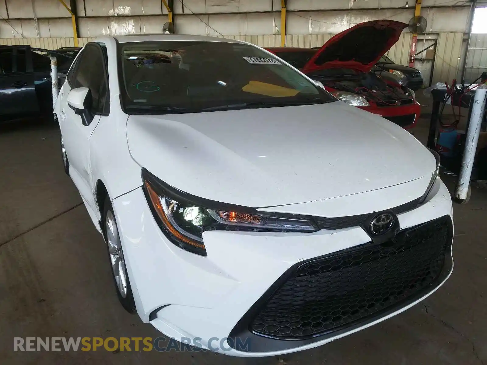 1 Photograph of a damaged car 5YFHPRAE4LP065473 TOYOTA COROLLA 2020