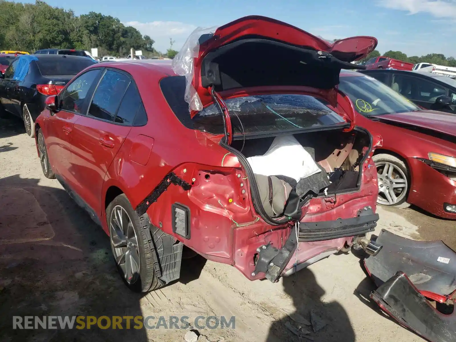 3 Photograph of a damaged car 5YFS4RCE0LP038525 TOYOTA COROLLA 2020