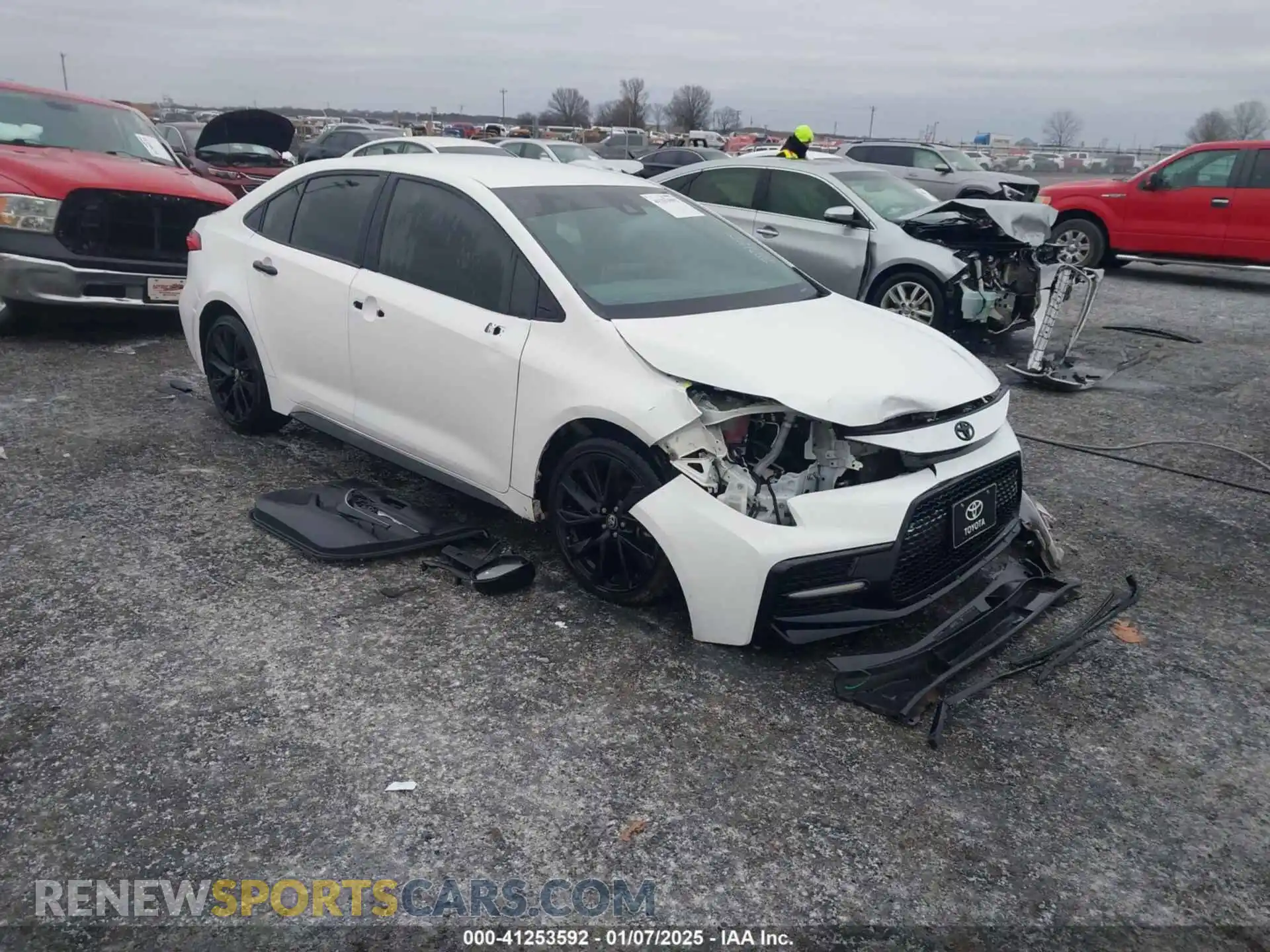 1 Photograph of a damaged car 5YFS4RCE0LP041845 TOYOTA COROLLA 2020