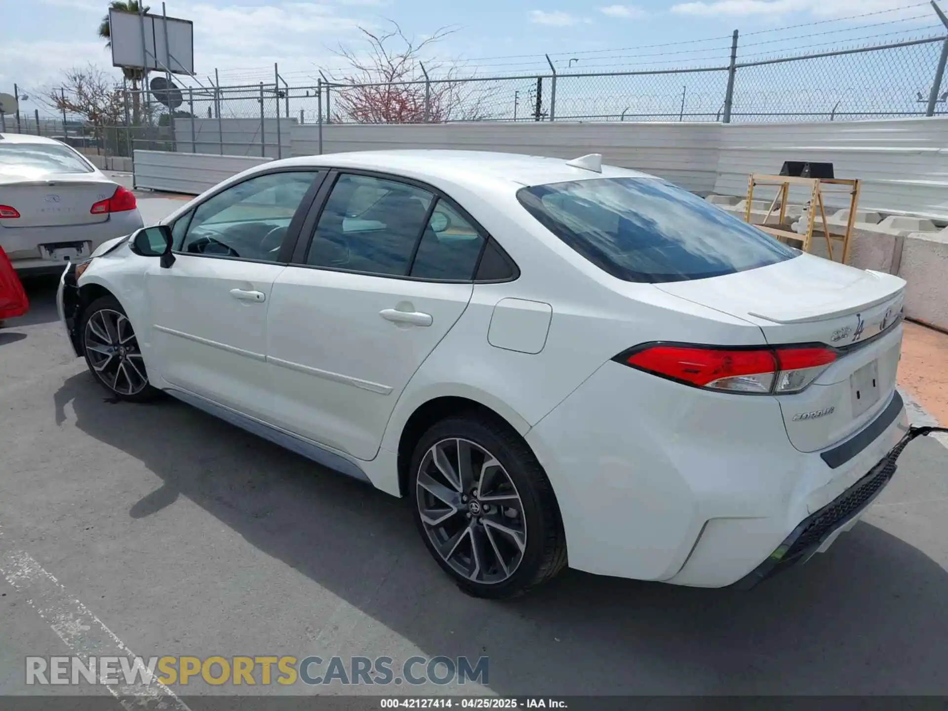 3 Photograph of a damaged car 5YFS4RCE0LP053140 TOYOTA COROLLA 2020
