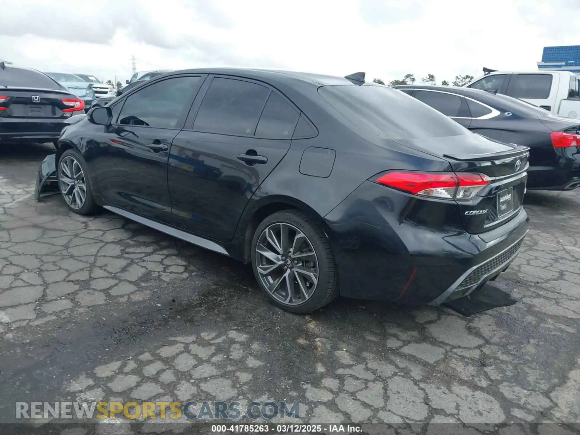 3 Photograph of a damaged car 5YFS4RCE0LP054465 TOYOTA COROLLA 2020