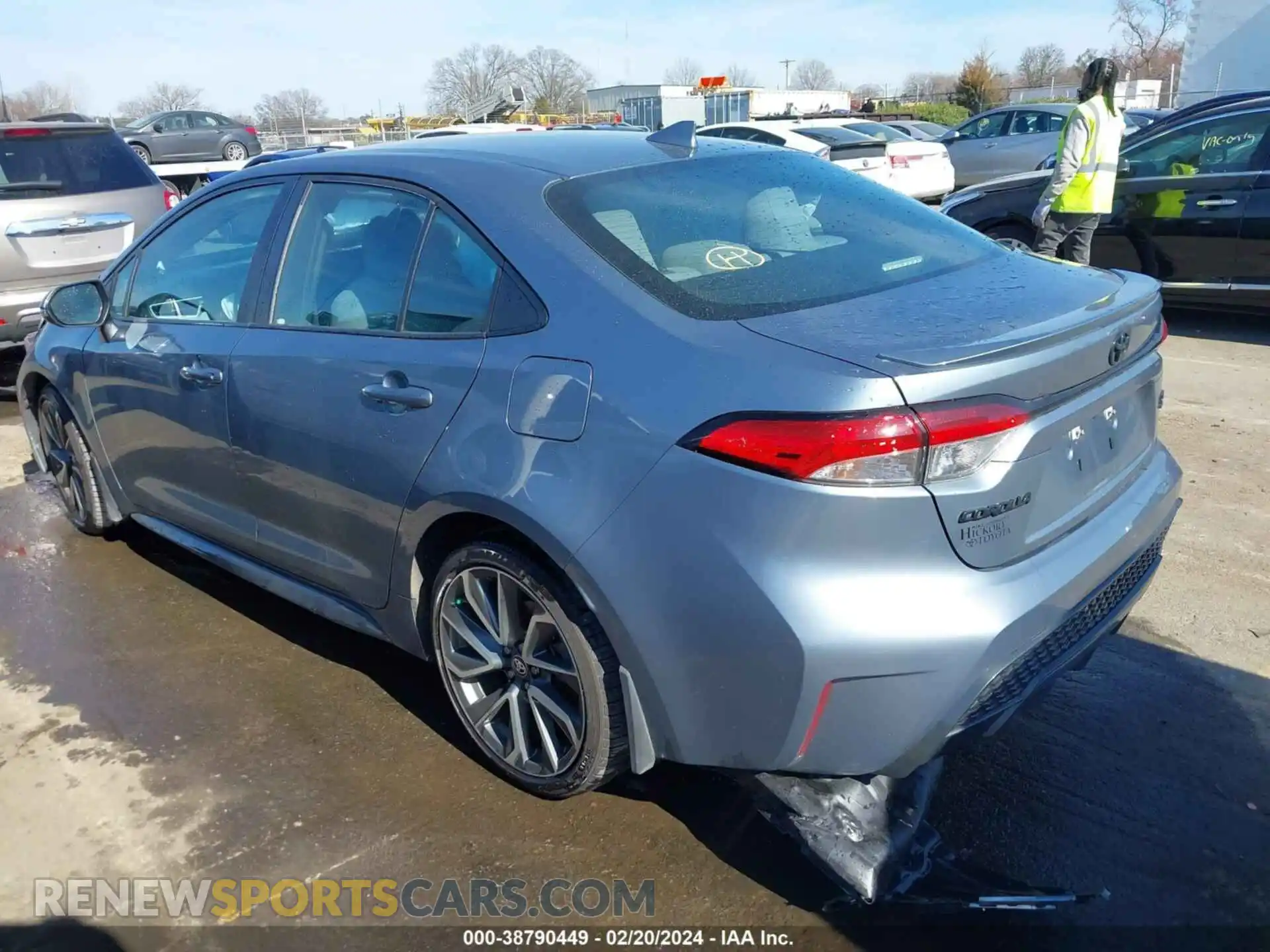 3 Photograph of a damaged car 5YFS4RCE0LP055941 TOYOTA COROLLA 2020