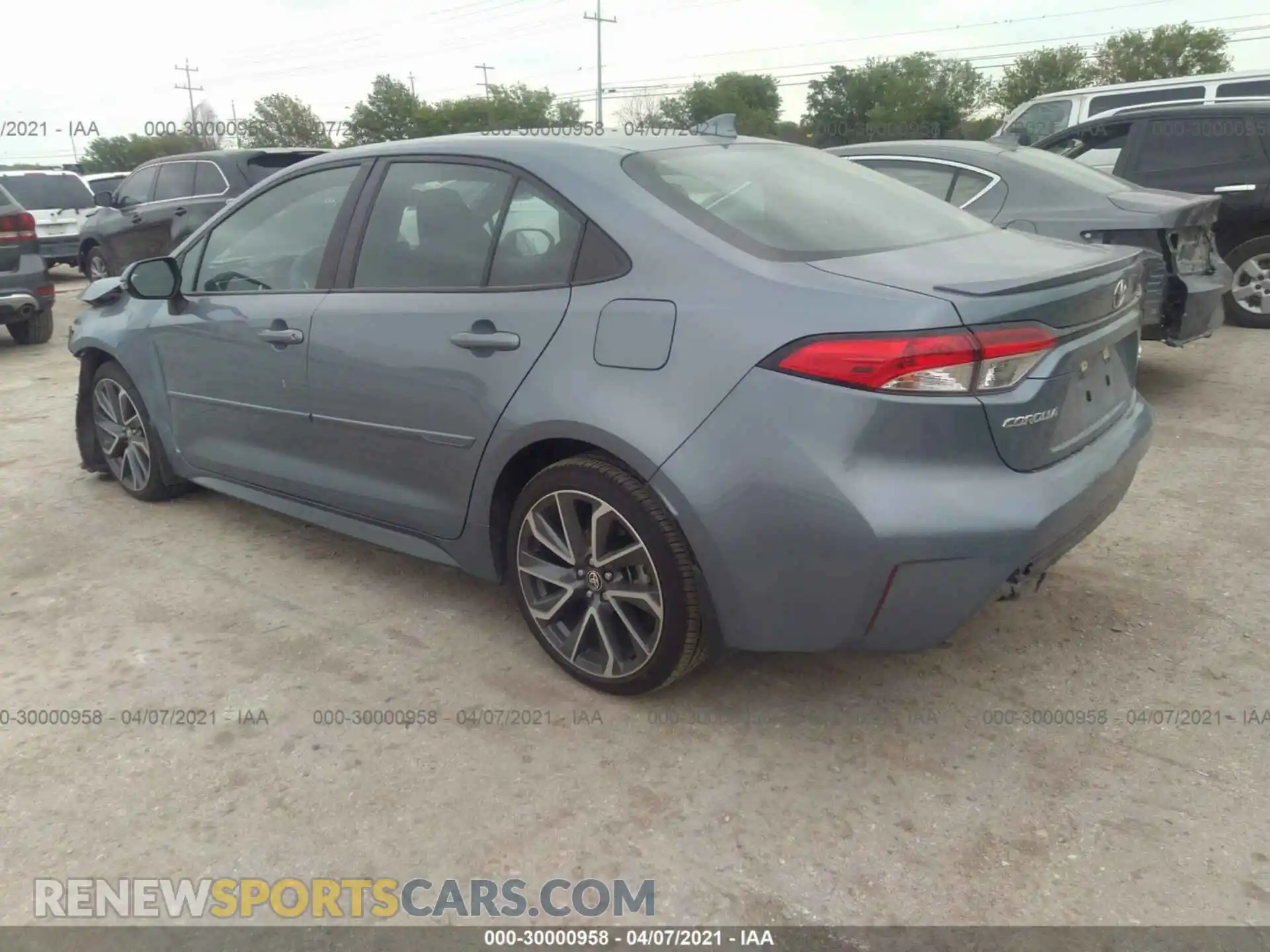 3 Photograph of a damaged car 5YFS4RCE1LP030093 TOYOTA COROLLA 2020