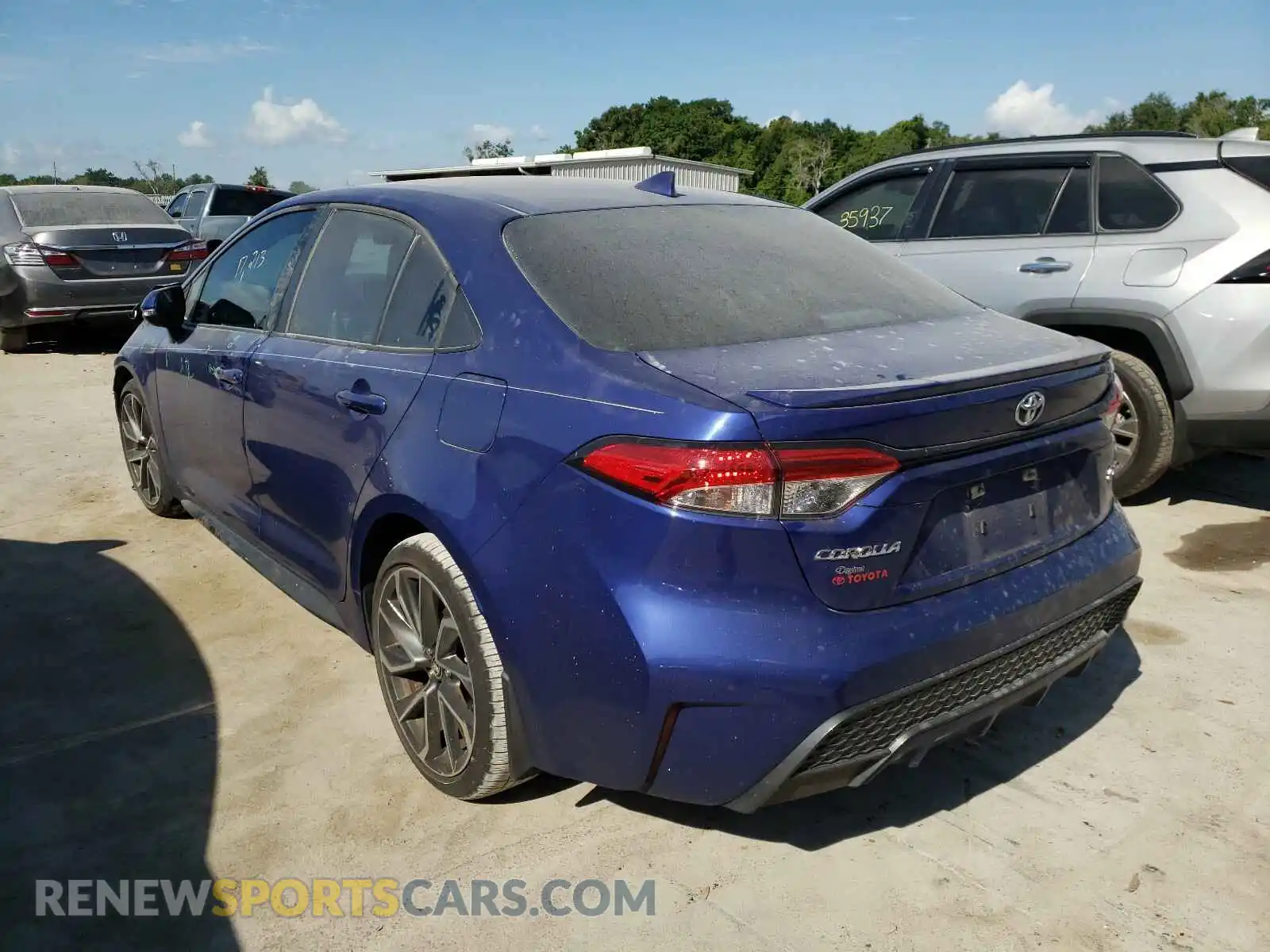 3 Photograph of a damaged car 5YFS4RCE1LP039232 TOYOTA COROLLA 2020
