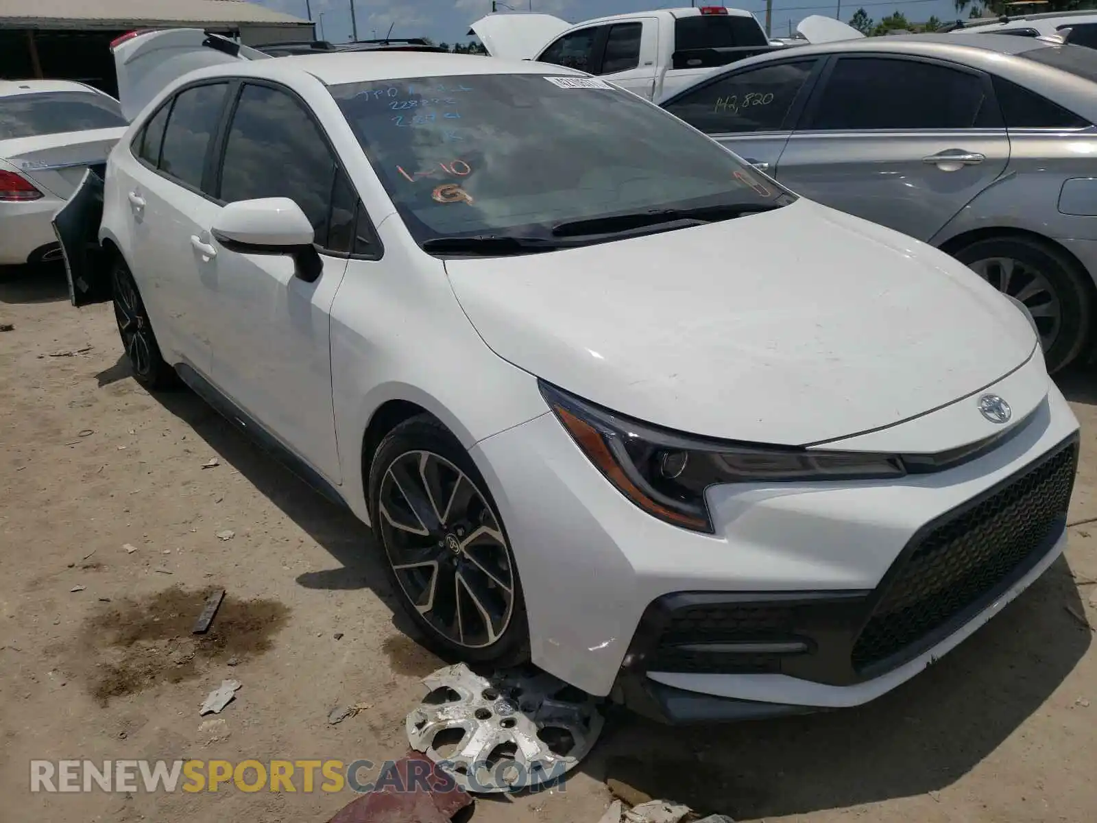 1 Photograph of a damaged car 5YFS4RCE1LP048920 TOYOTA COROLLA 2020