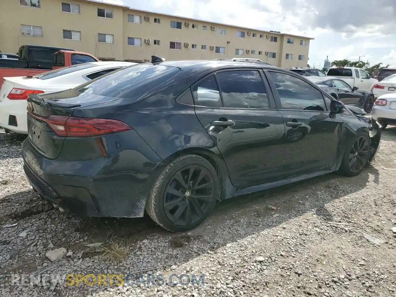 3 Photograph of a damaged car 5YFS4RCE2LP035870 TOYOTA COROLLA 2020