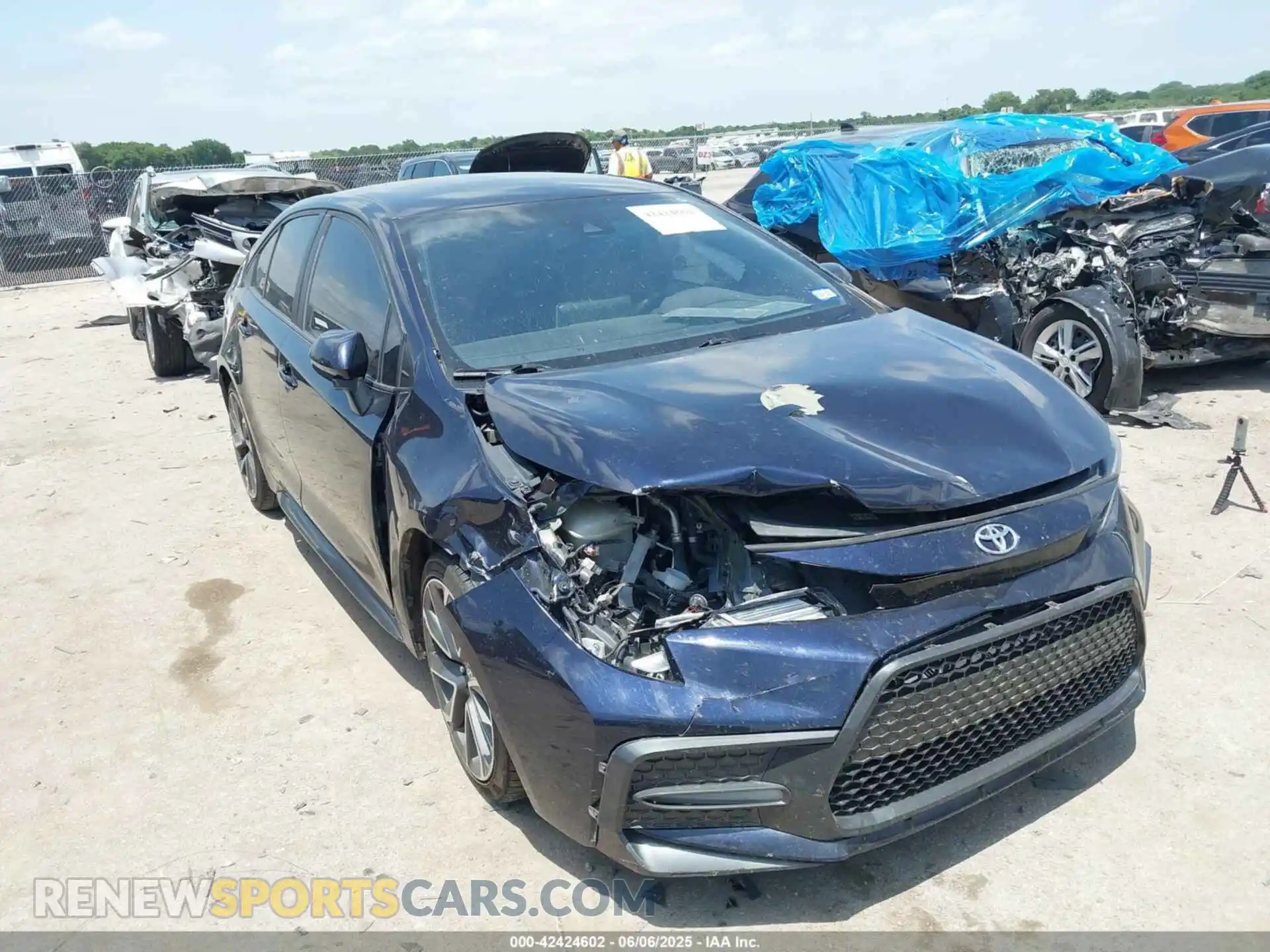 1 Photograph of a damaged car 5YFS4RCE2LP042169 TOYOTA COROLLA 2020