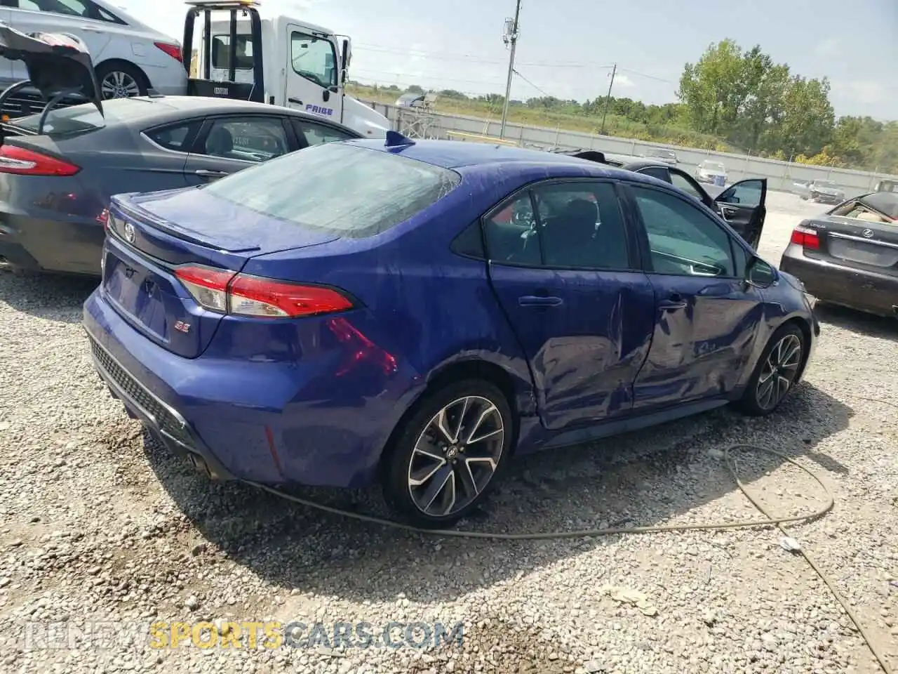 3 Photograph of a damaged car 5YFS4RCE3LP027468 TOYOTA COROLLA 2020