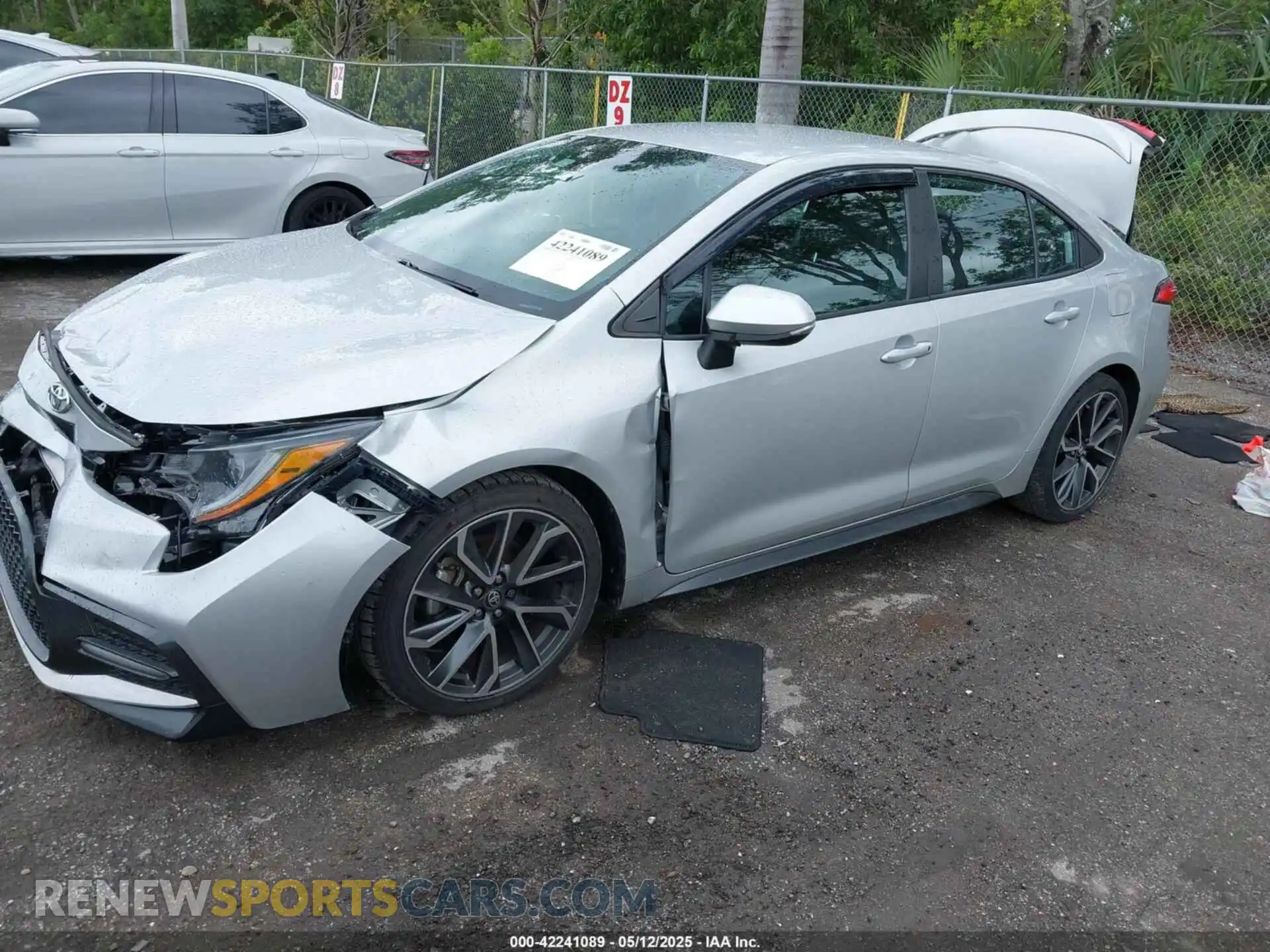 2 Photograph of a damaged car 5YFS4RCE3LP042973 TOYOTA COROLLA 2020