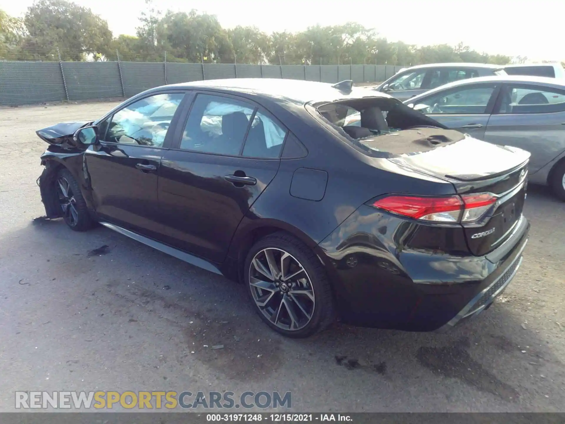 3 Photograph of a damaged car 5YFS4RCE3LP046313 TOYOTA COROLLA 2020