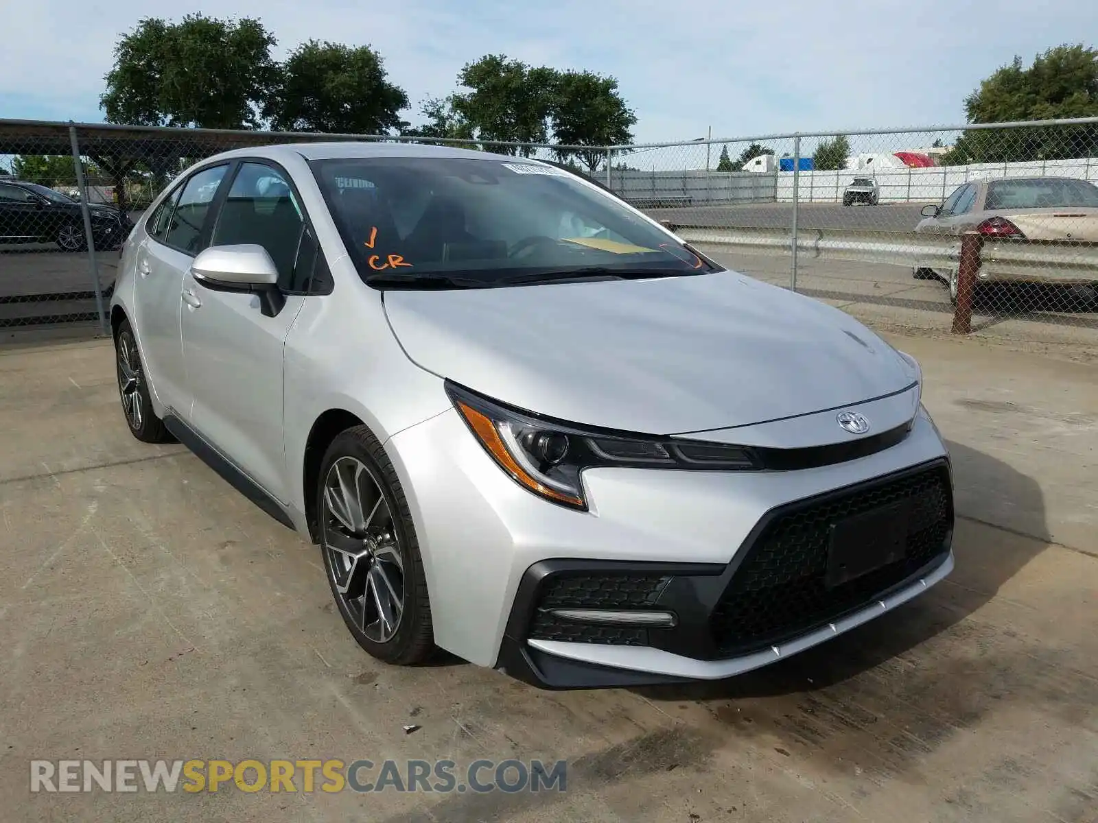 1 Photograph of a damaged car 5YFS4RCE5LP016021 TOYOTA COROLLA 2020