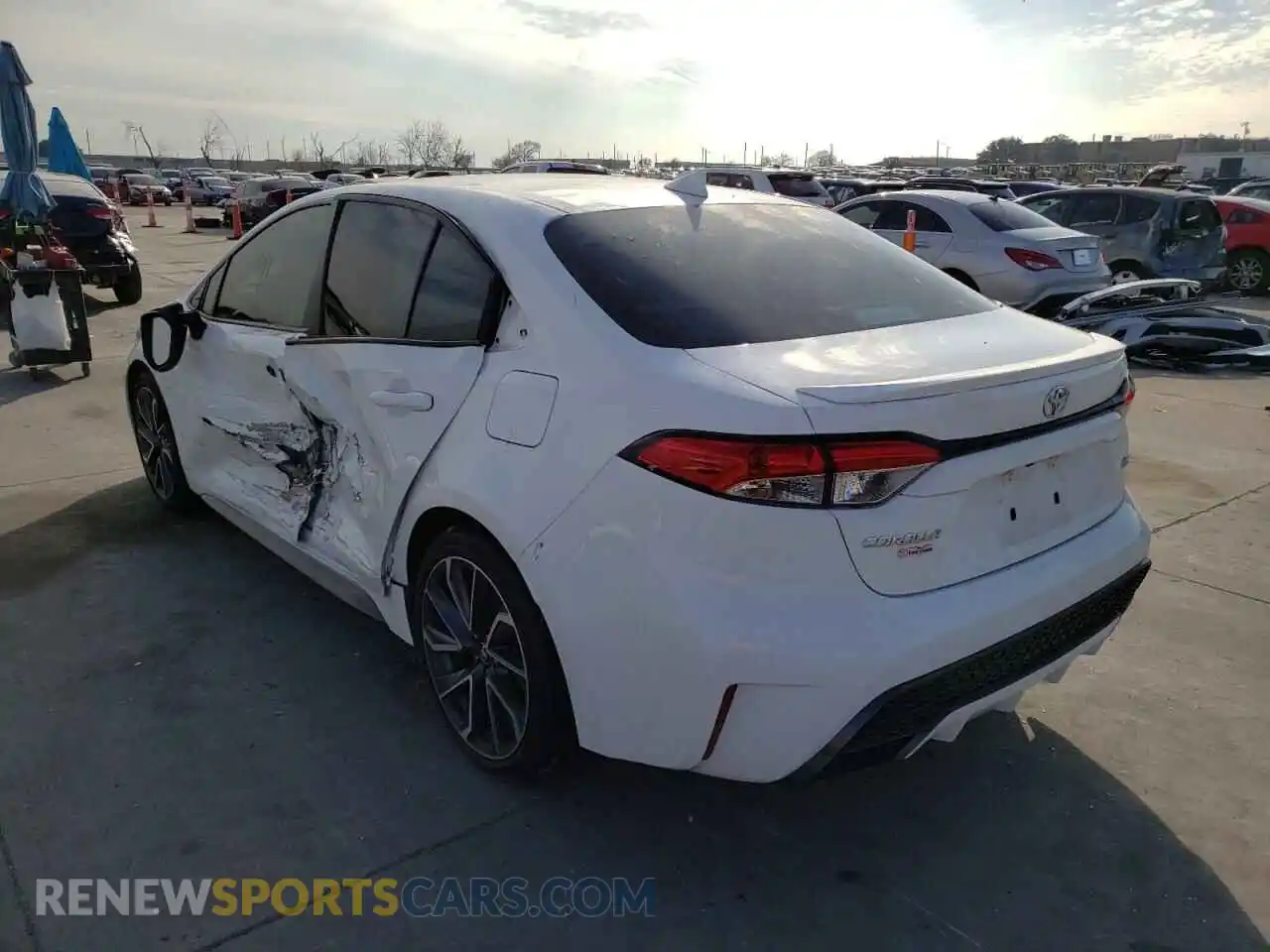 3 Photograph of a damaged car 5YFS4RCE5LP022014 TOYOTA COROLLA 2020