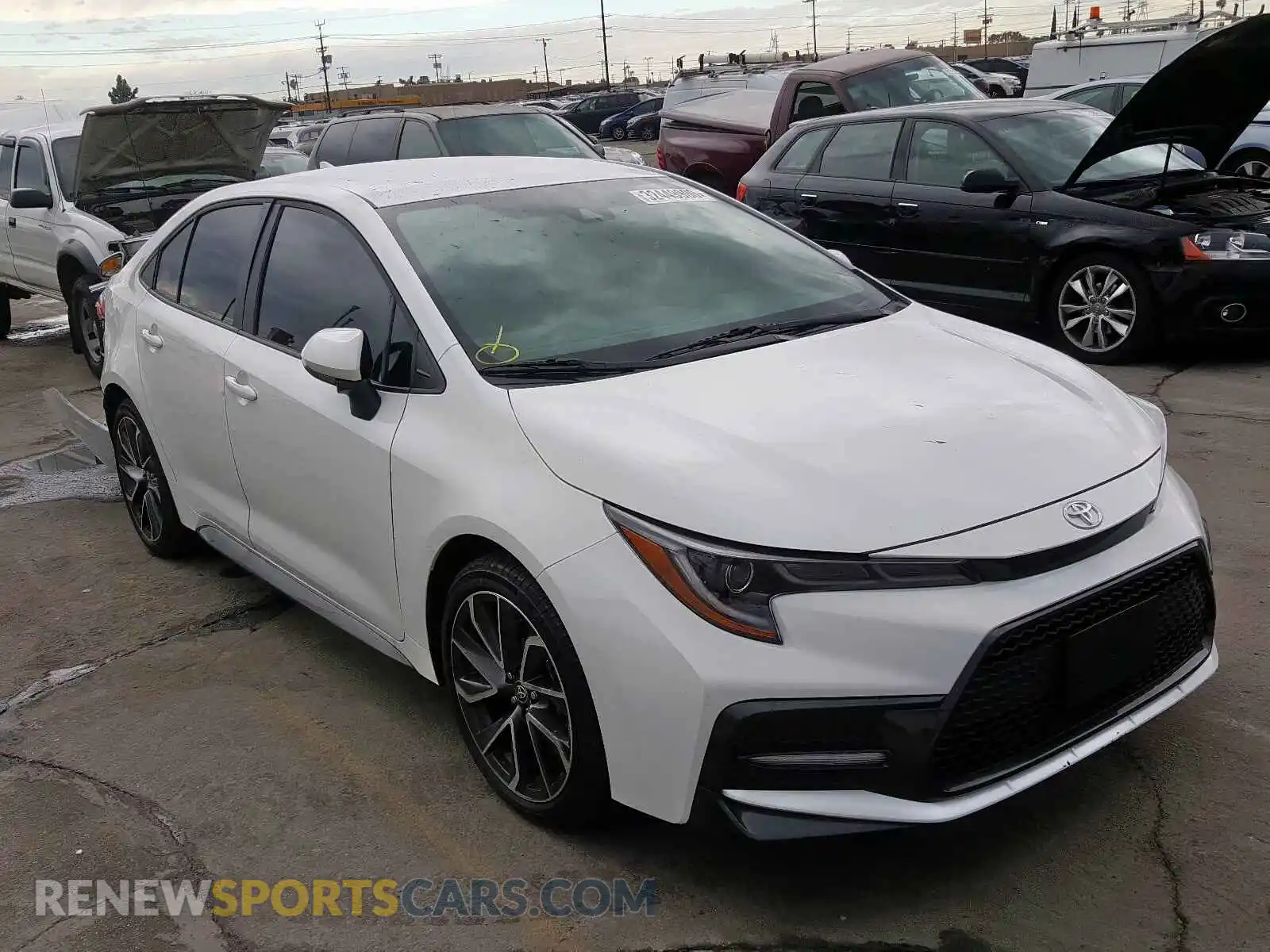 1 Photograph of a damaged car 5YFS4RCE5LP036043 TOYOTA COROLLA 2020