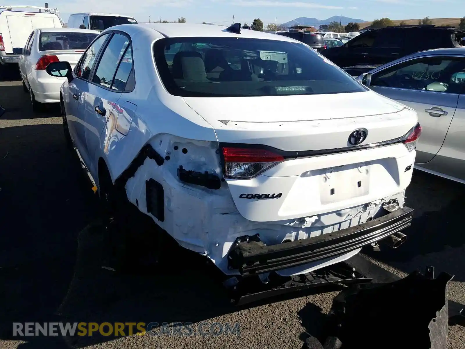 3 Photograph of a damaged car 5YFS4RCE5LP036737 TOYOTA COROLLA 2020