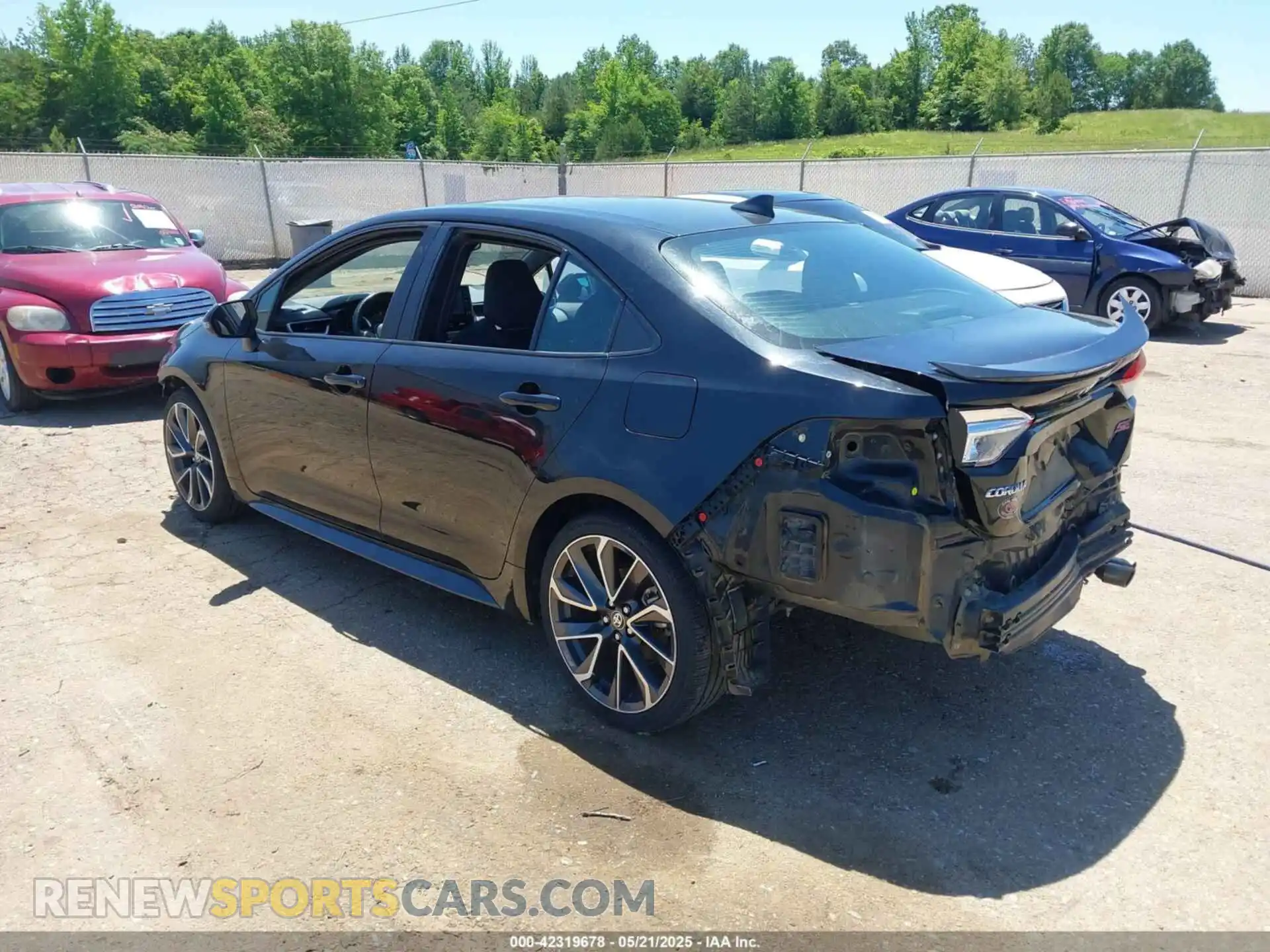 3 Photograph of a damaged car 5YFS4RCE5LP040822 TOYOTA COROLLA 2020