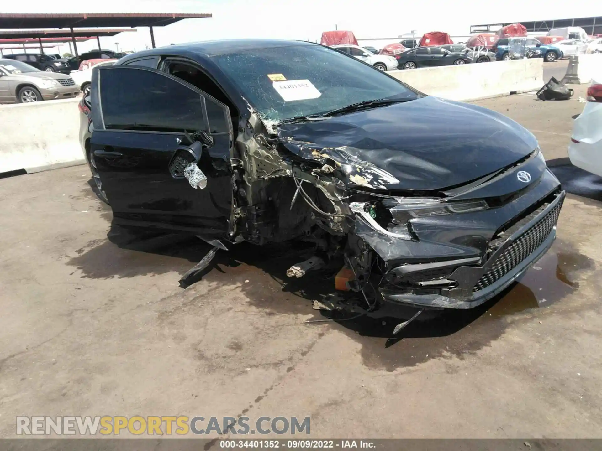 1 Photograph of a damaged car 5YFS4RCE5LP041906 TOYOTA COROLLA 2020