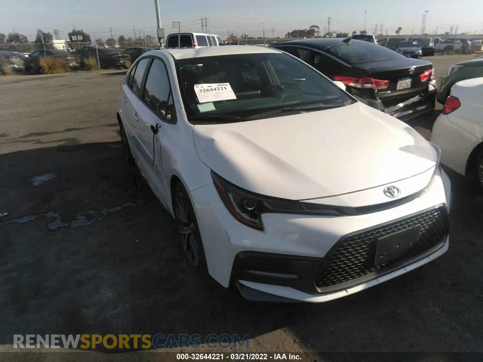 1 Photograph of a damaged car 5YFS4RCE5LP047947 TOYOTA COROLLA 2020