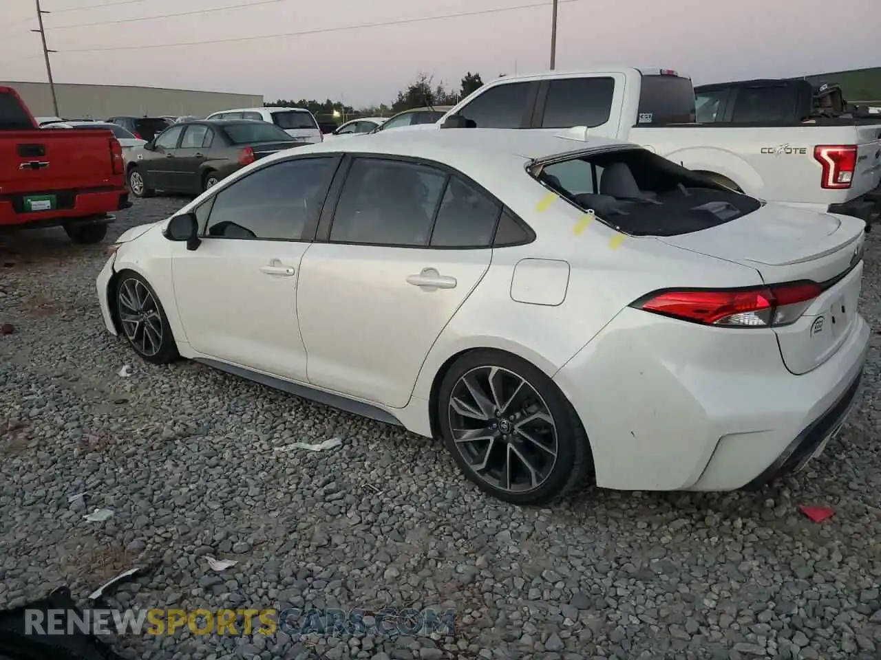 2 Photograph of a damaged car 5YFS4RCE5LP053313 TOYOTA COROLLA 2020