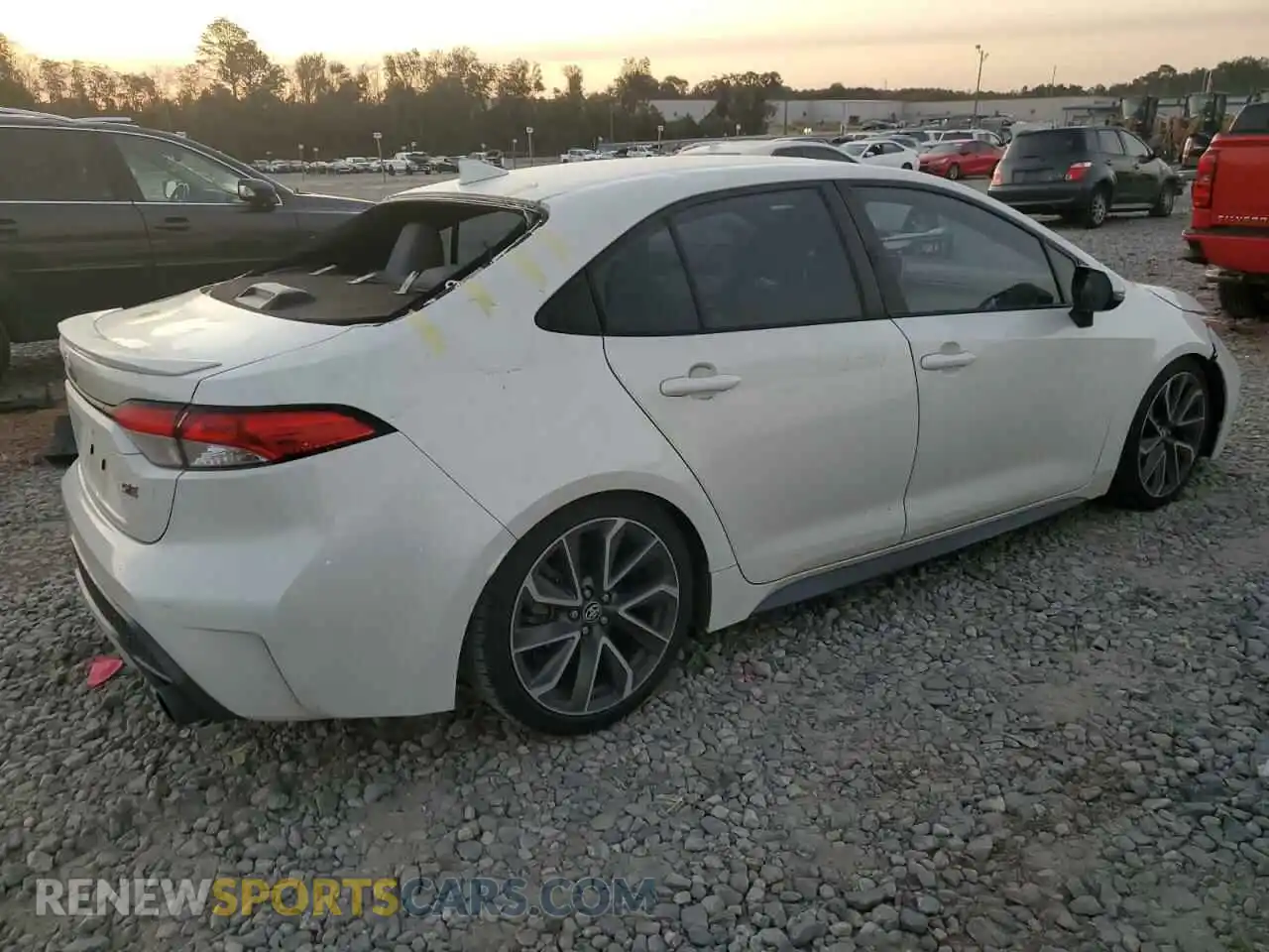 3 Photograph of a damaged car 5YFS4RCE5LP053313 TOYOTA COROLLA 2020