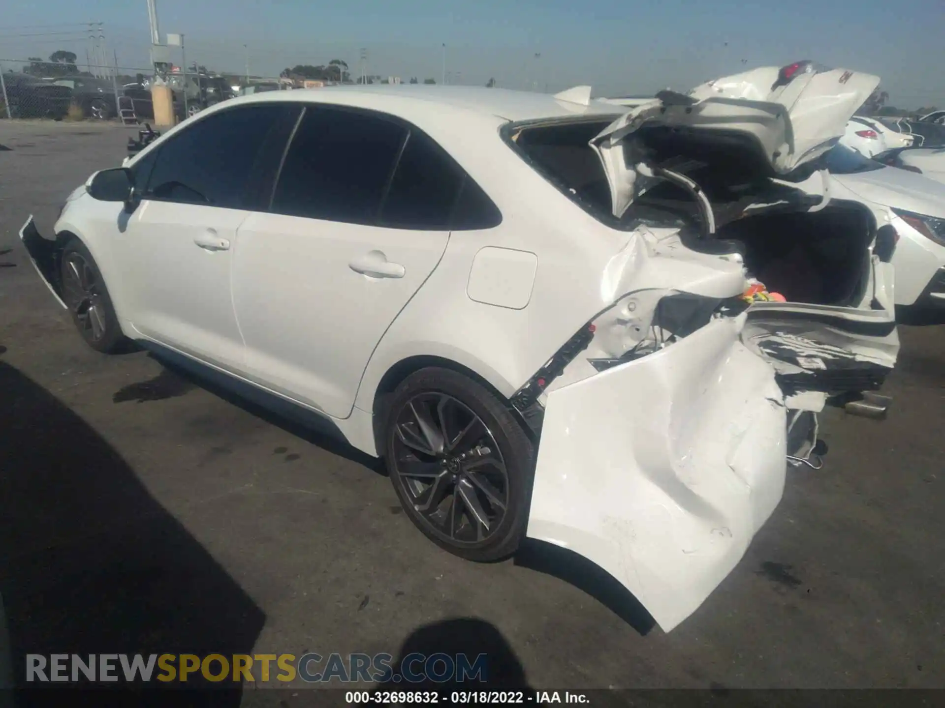 3 Photograph of a damaged car 5YFS4RCE5LP053733 TOYOTA COROLLA 2020