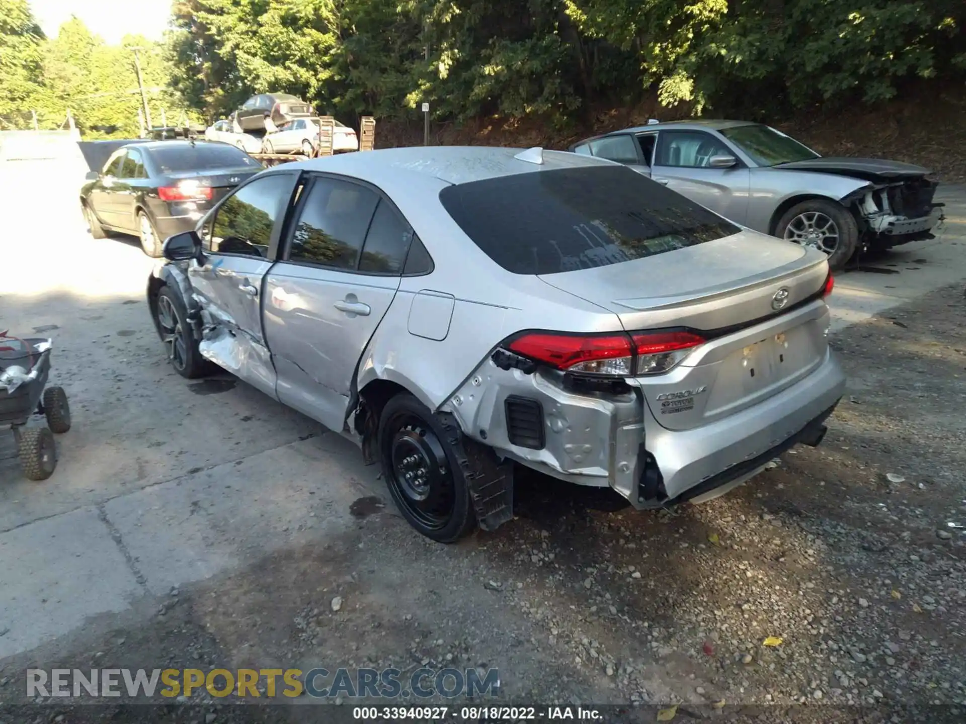 3 Photograph of a damaged car 5YFS4RCE6LP036360 TOYOTA COROLLA 2020
