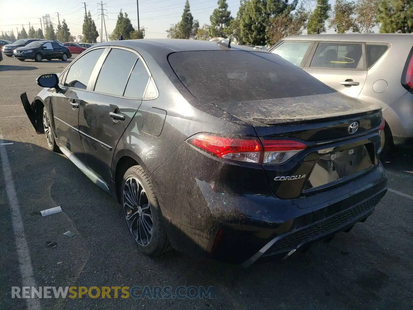 3 Photograph of a damaged car 5YFS4RCE6LP041770 TOYOTA COROLLA 2020