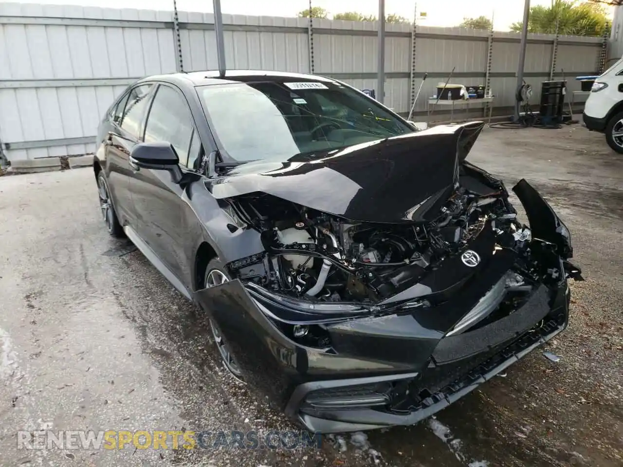 1 Photograph of a damaged car 5YFS4RCE7LP008325 TOYOTA COROLLA 2020
