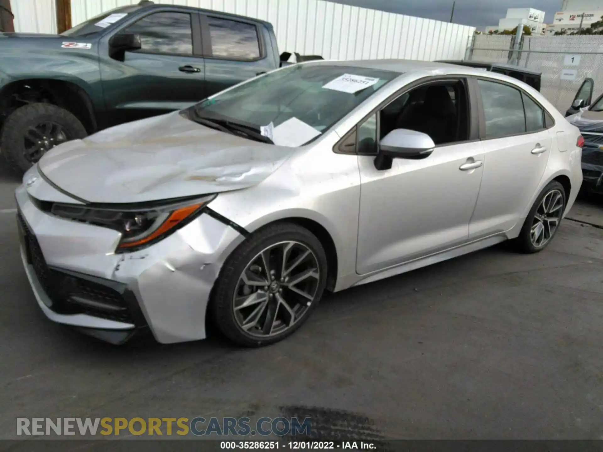 2 Photograph of a damaged car 5YFS4RCE7LP020426 TOYOTA COROLLA 2020