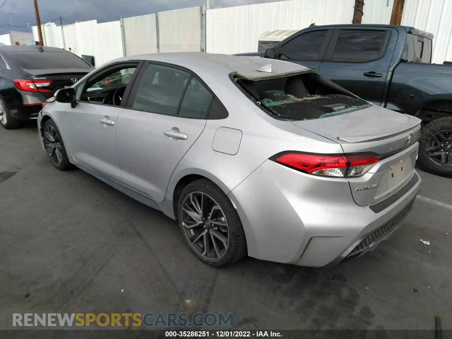 3 Photograph of a damaged car 5YFS4RCE7LP020426 TOYOTA COROLLA 2020