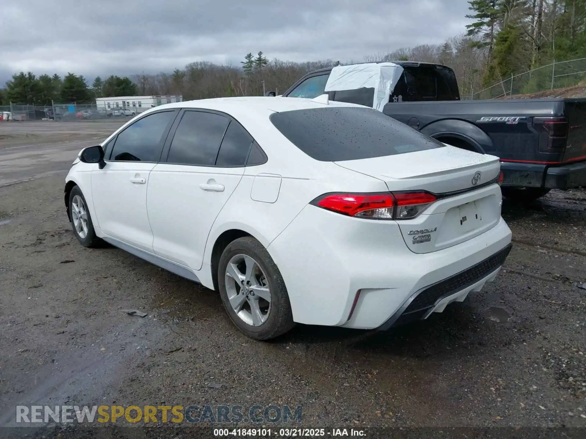 3 Photograph of a damaged car 5YFS4RCE7LP026260 TOYOTA COROLLA 2020