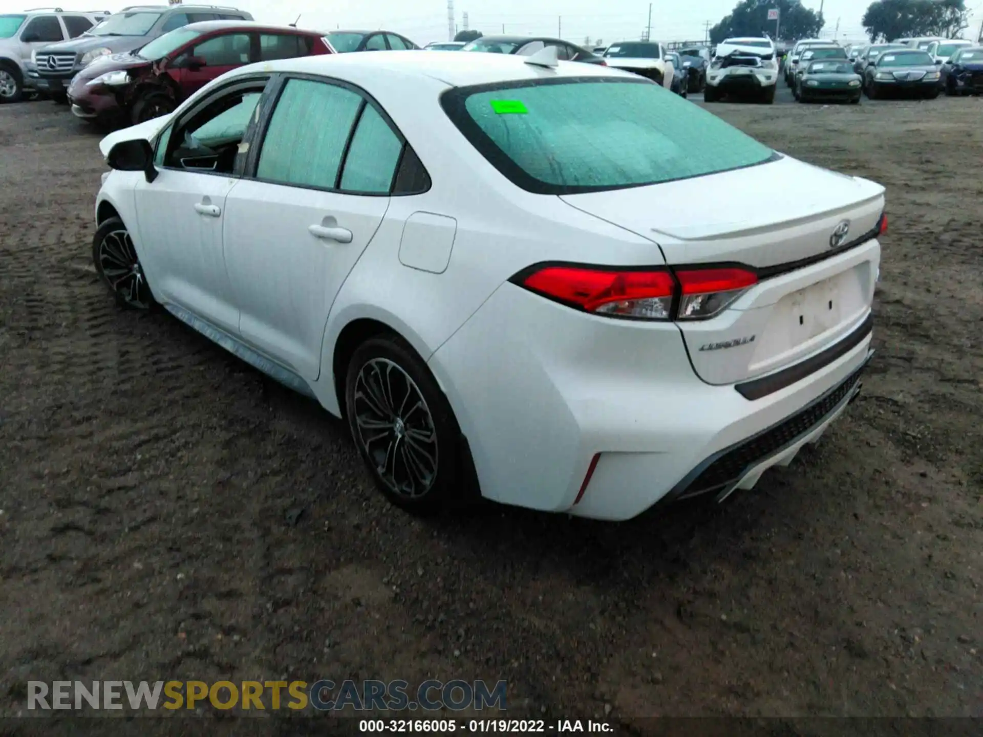 3 Photograph of a damaged car 5YFS4RCE7LP047318 TOYOTA COROLLA 2020
